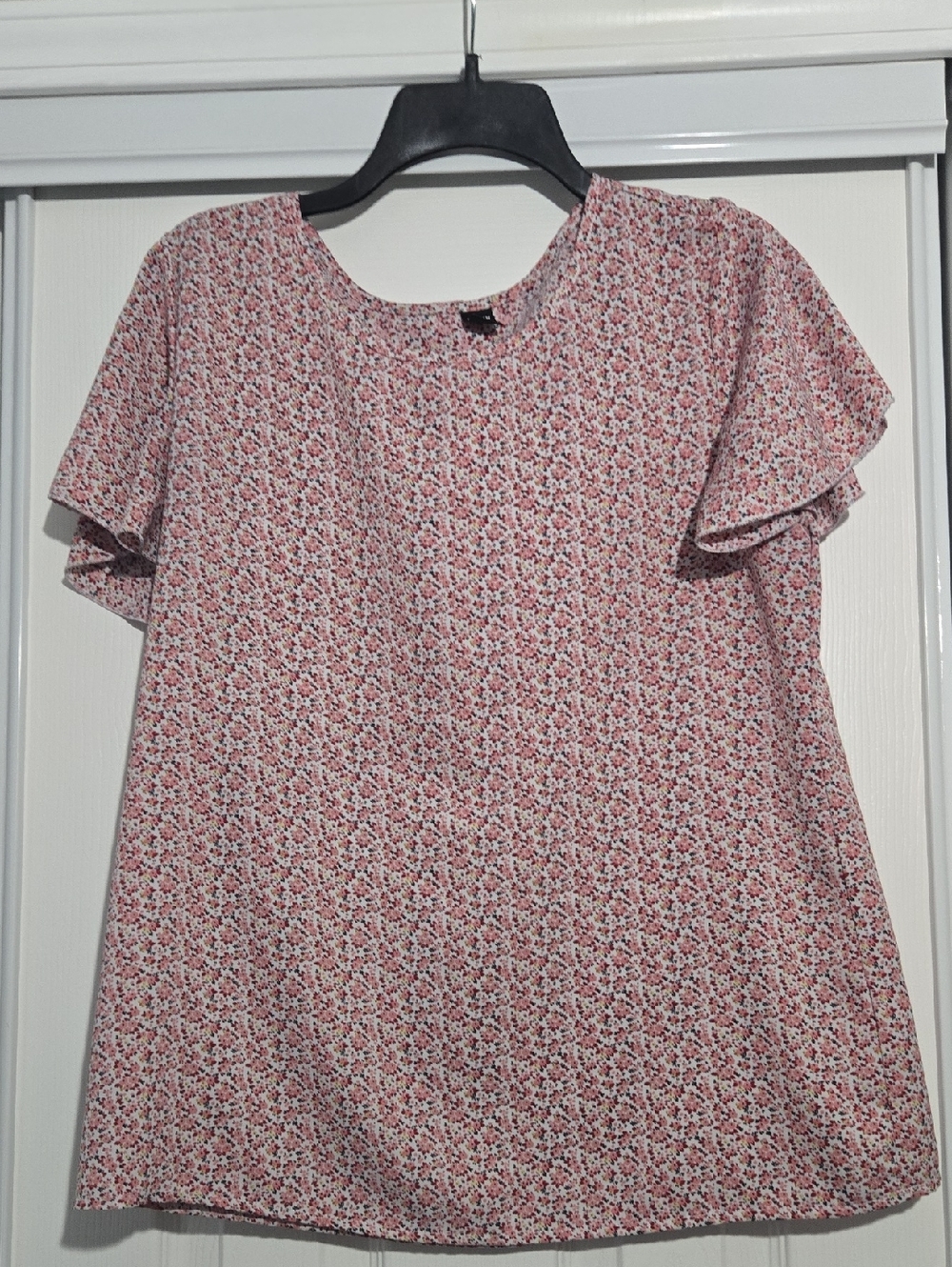 SHEIN Pink Micro Floral Flutter Sleeve Blouse